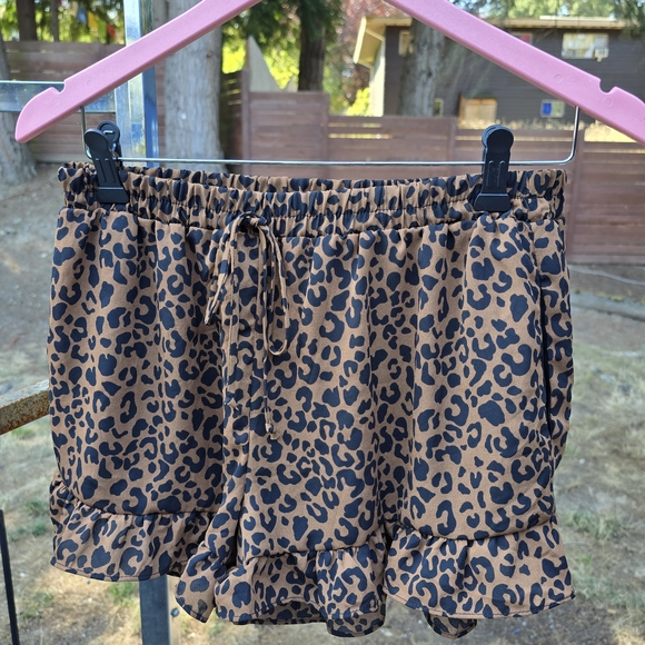 Leopard Print Ruffle Skirt - Picture 2 of 2